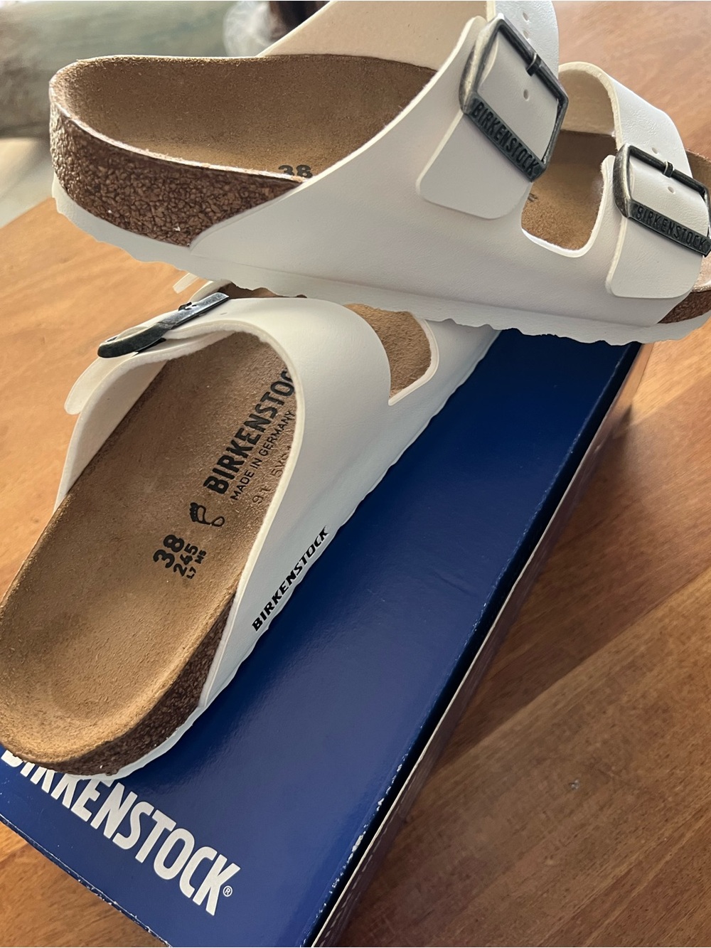 Birkenstock women’s size 7 new in box never worn White Arizona Two-Strap Sandals